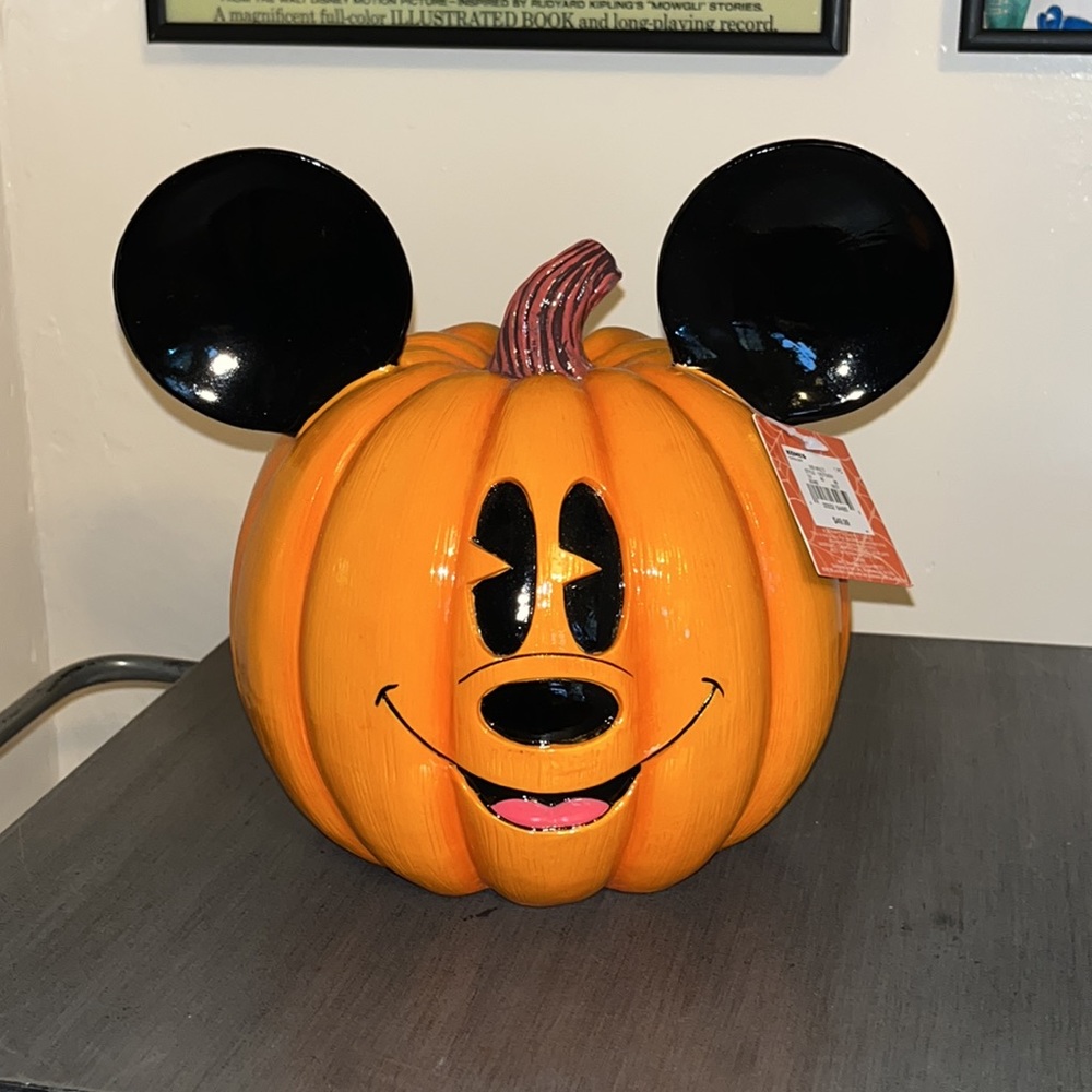 New Disney’s Mickey Mouse pumpkin Halloween Decor